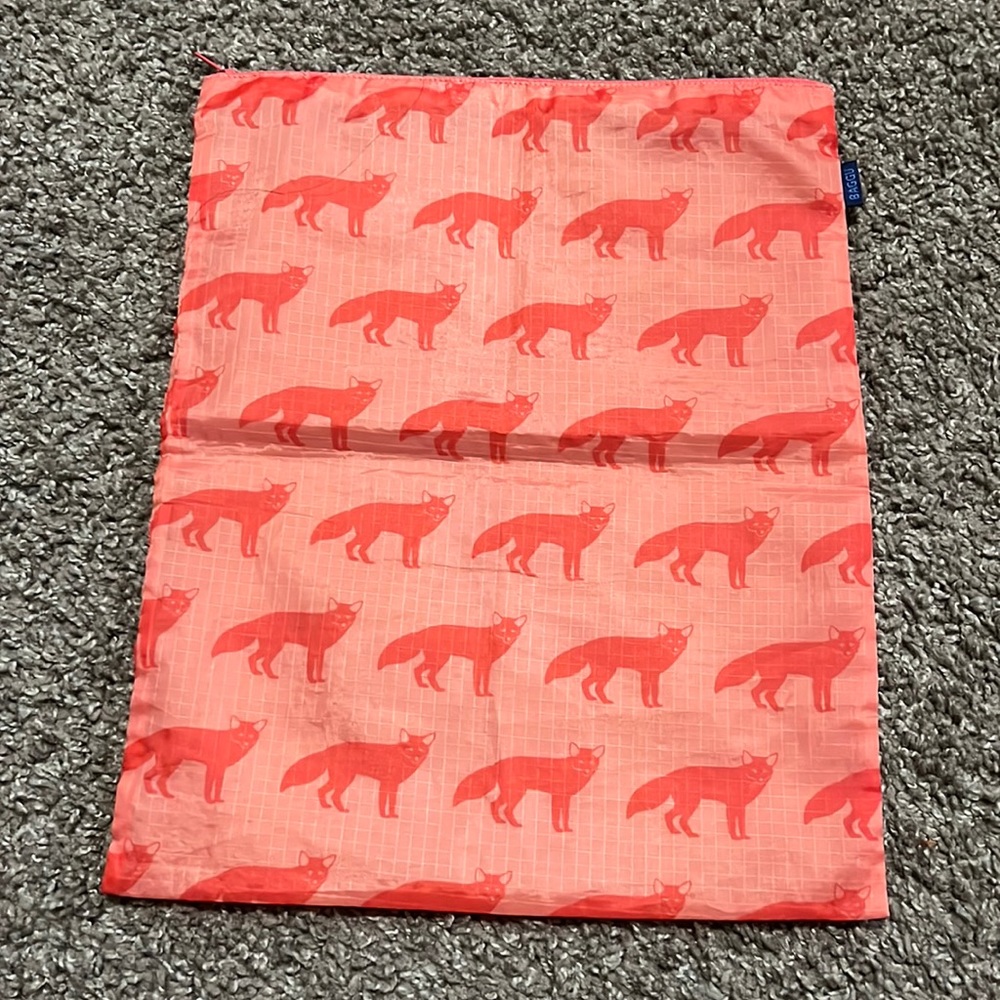 baggu zip up pouch